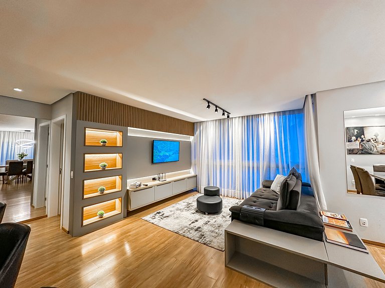 Apto a 150 metros da Rua Coberta