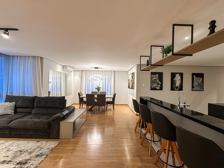 Apto a 150 metros da Rua Coberta