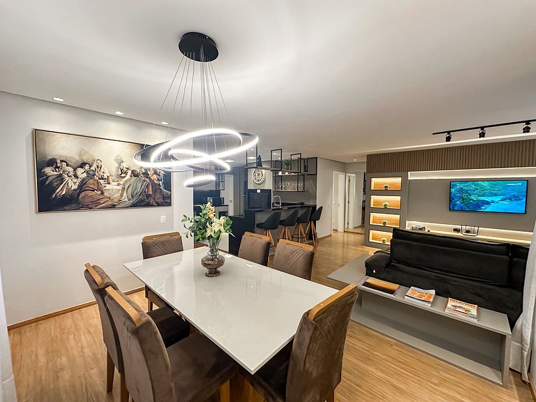 Apto a 150 metros da Rua Coberta