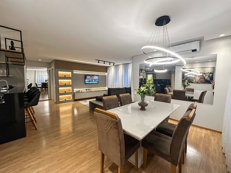 Apto a 150 metros da Rua Coberta