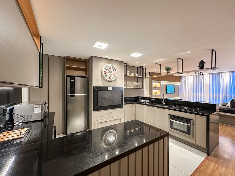 Apto a 150 metros da Rua Coberta