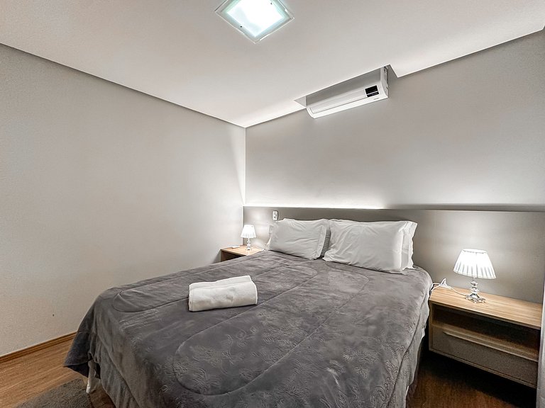 Apto a 150 metros da Rua Coberta