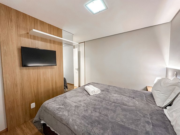 Apto a 150 metros da Rua Coberta