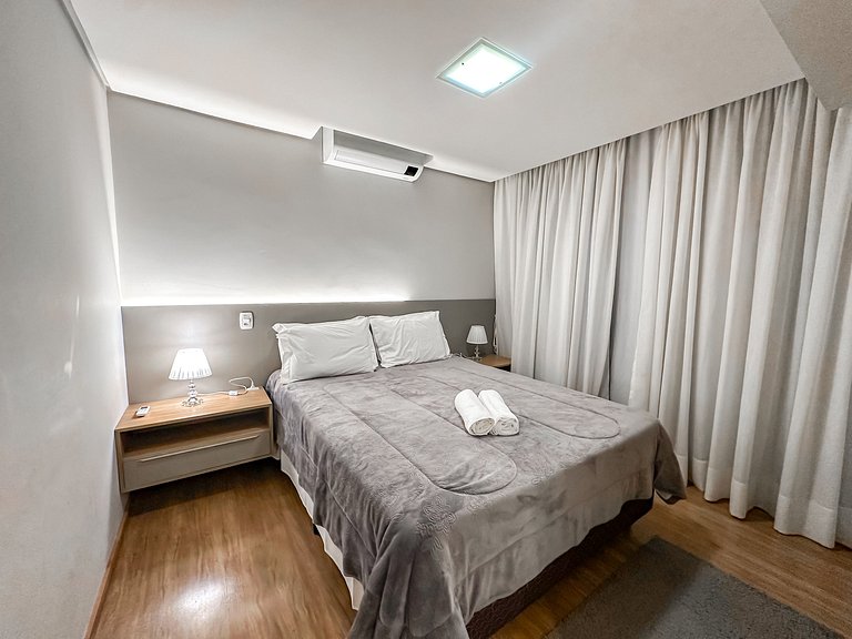 Apto a 150 metros da Rua Coberta