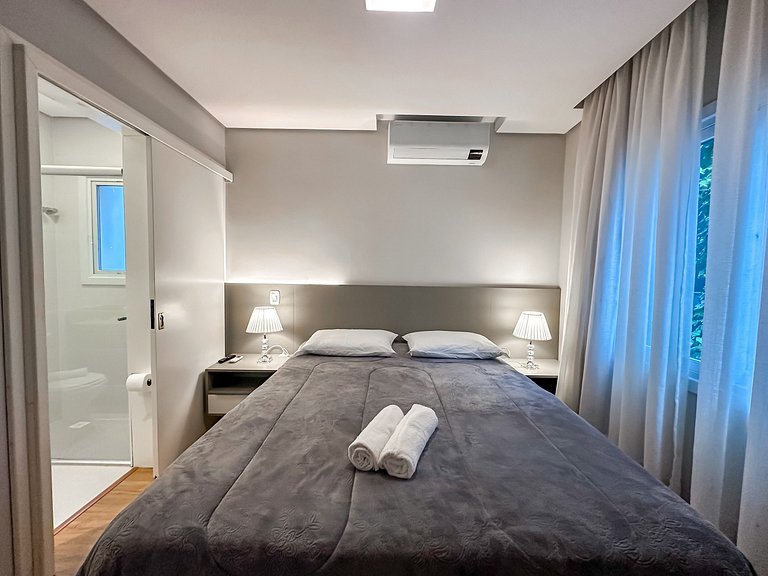 Apto a 150 metros da Rua Coberta