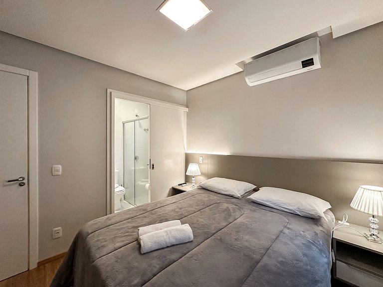 Apto a 150 metros da Rua Coberta