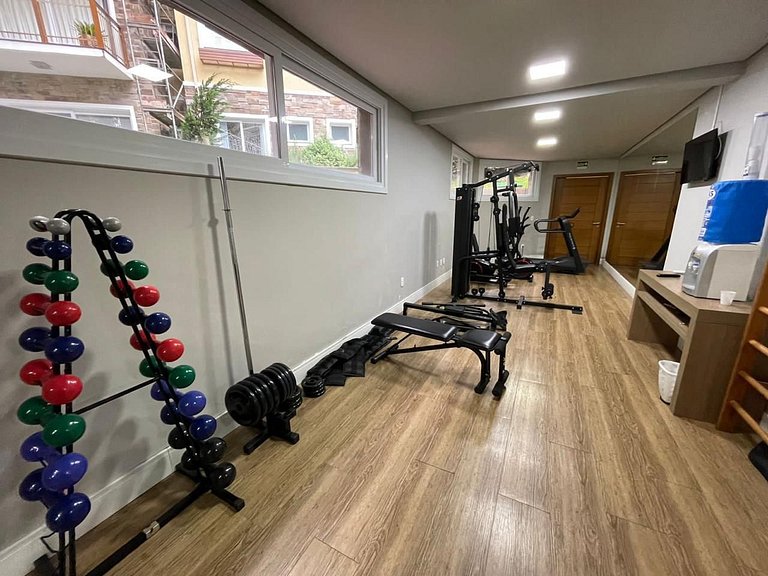 Apto confortável com piscina aquecida e jacuzzi