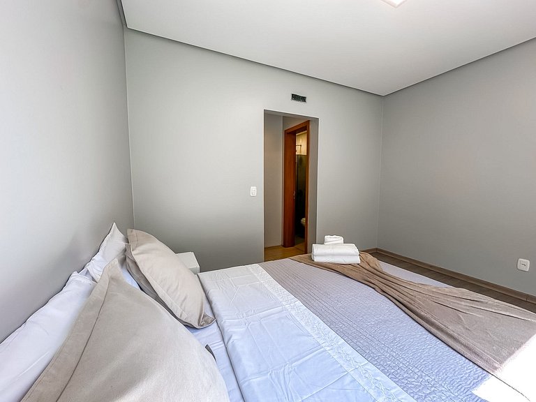 Apto confortável com piscina aquecida e jacuzzi