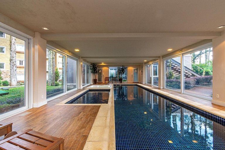 Apto confortável com piscina aquecida e jacuzzi