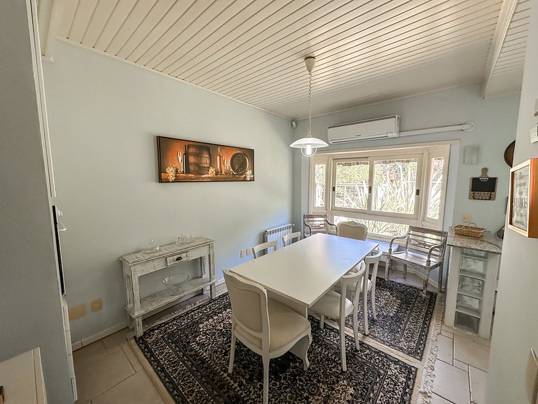 Aconchegante casa ao lado do Lago Negro