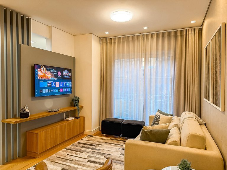 Apt 2 suites e 2 vagas, metros da Rua Coberta