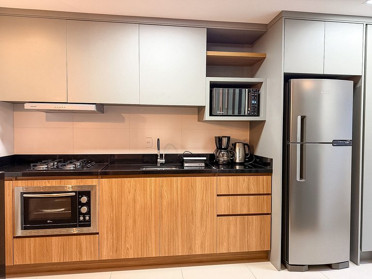Apt 2 suites e 2 vagas, metros da Rua Coberta